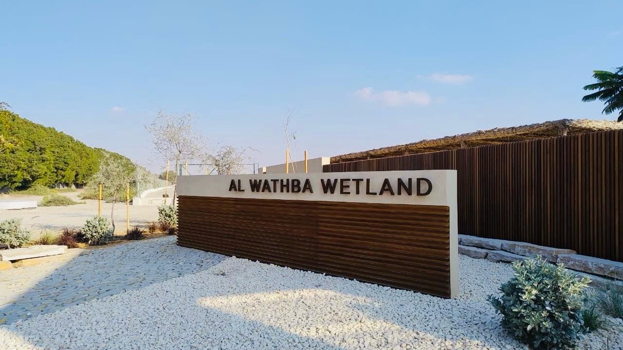 How to Choose the Right Signage for Your Business in UAE
